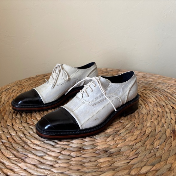 LANVIN / made in Italy / eel skin leather / FW / Oxford / lace up / 37 EU / 7 US - Picture 4 of 12